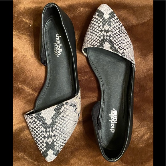 Charlotte Russe Shoes - Charlotte Russe snakeskin flat adorable closed toe flat dress shoe